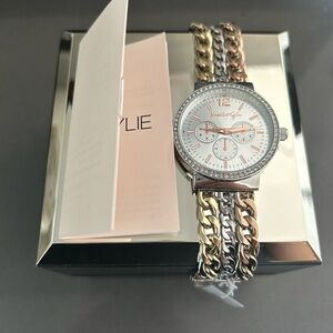 Kendall + Kylie Watch